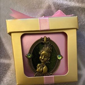 Princess Tiana August Birthstone Pin